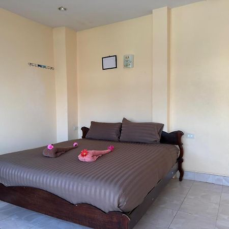 Happy Holidays Hotel Patong Exterior foto