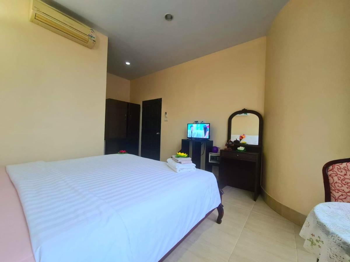 Happy Holidays Hotel Patong Exterior foto