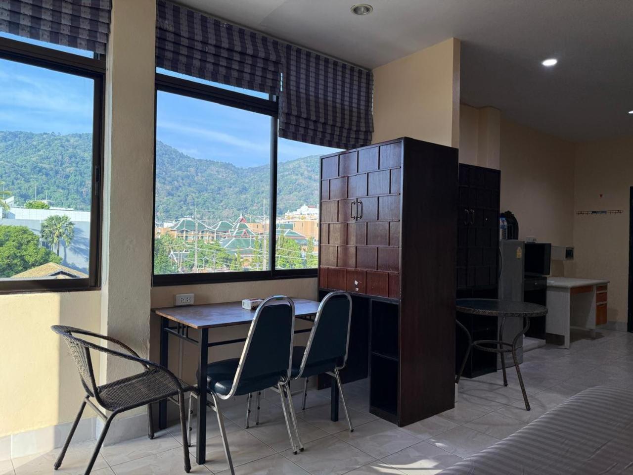 Happy Holidays Hotel Patong Exterior foto